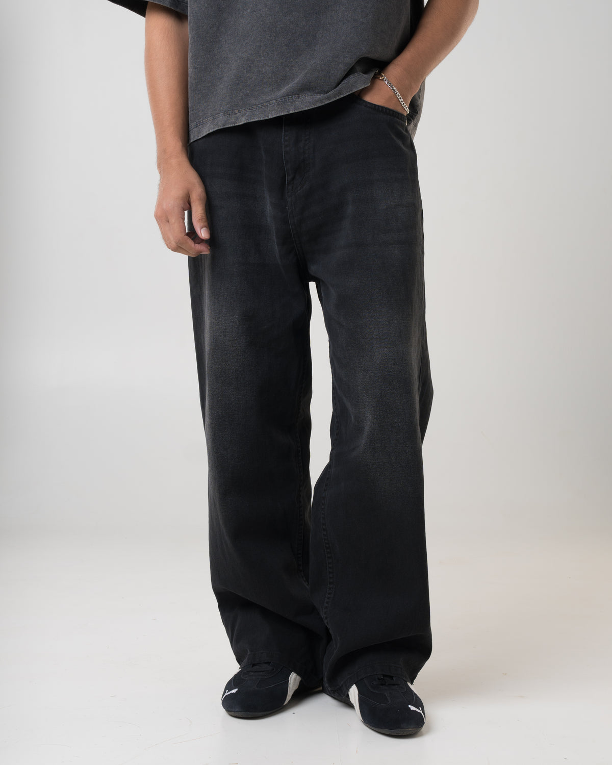 Untld Baggy Fit Denim (Black Rinse)
