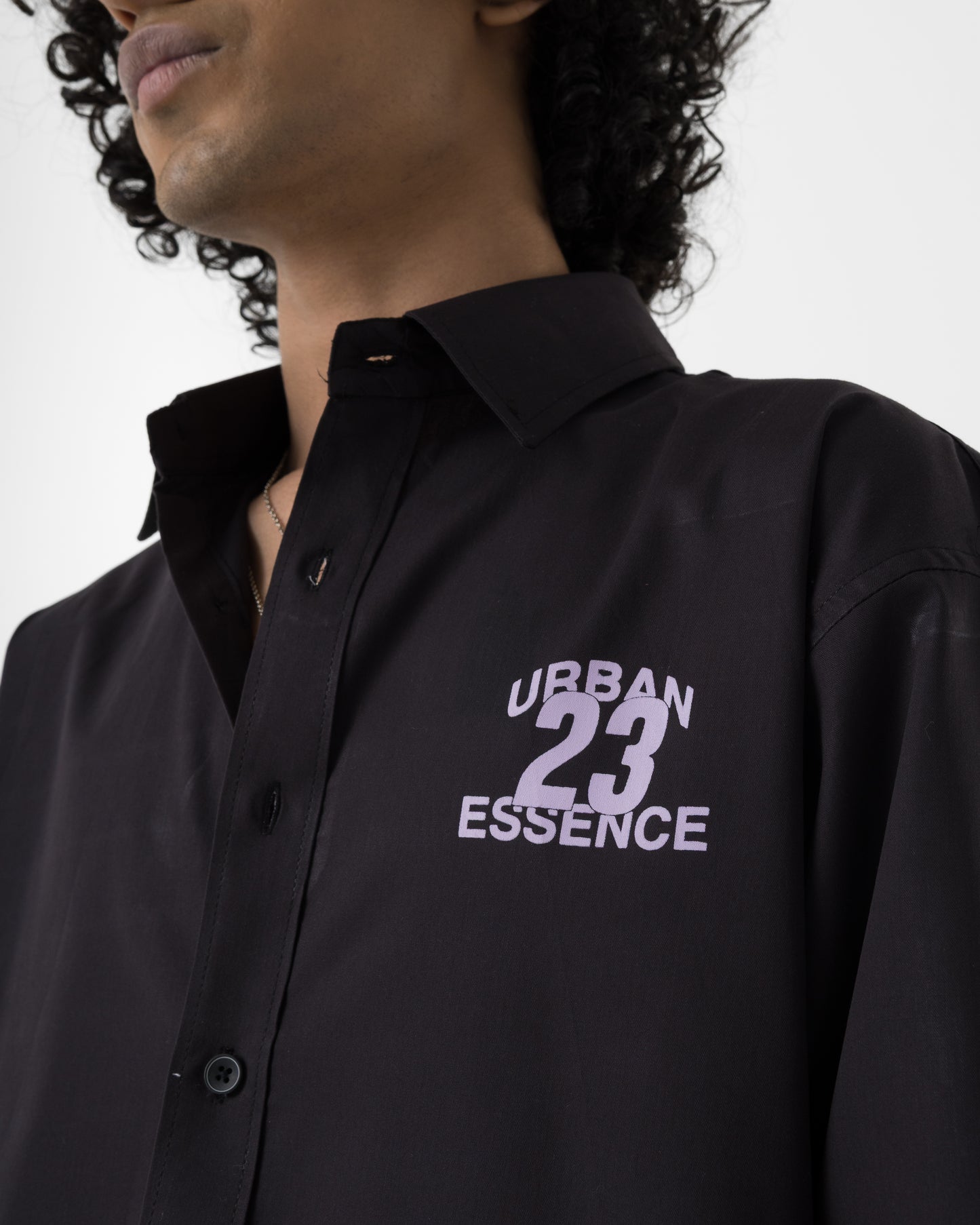 Urban Essence Shirt (Black)